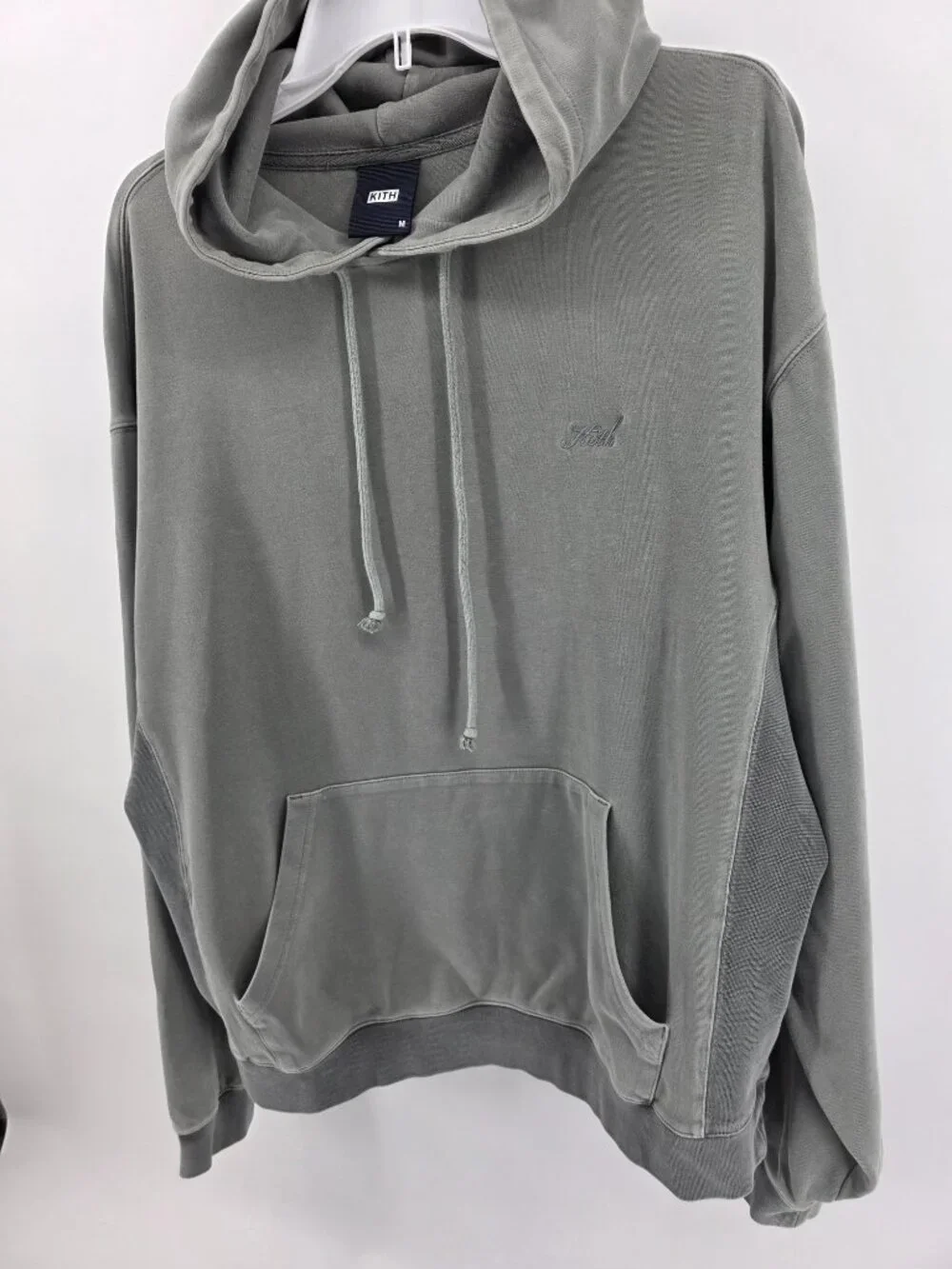 KITH Green Pullover Hoodie – Men’s Size M – Streetwear‎ Essential